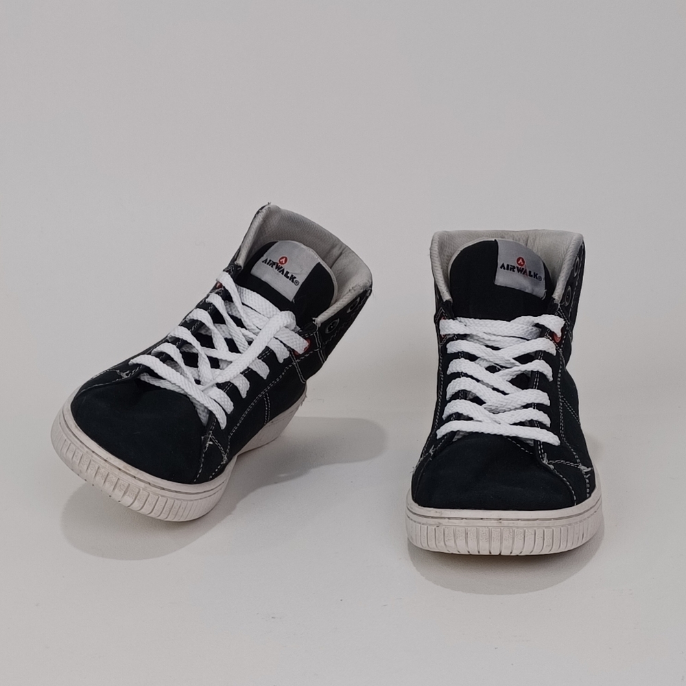 Youth Airwalk Black and White High-Top Sneakers!